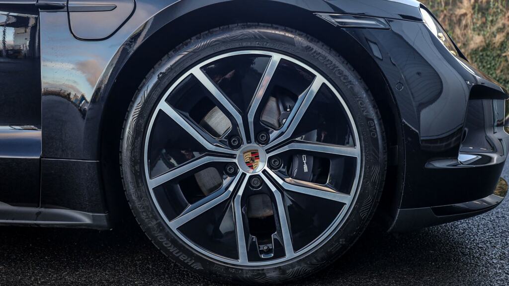 Porsche Taycan 320Kw 105Kwh Black Edition Rwd Black #4