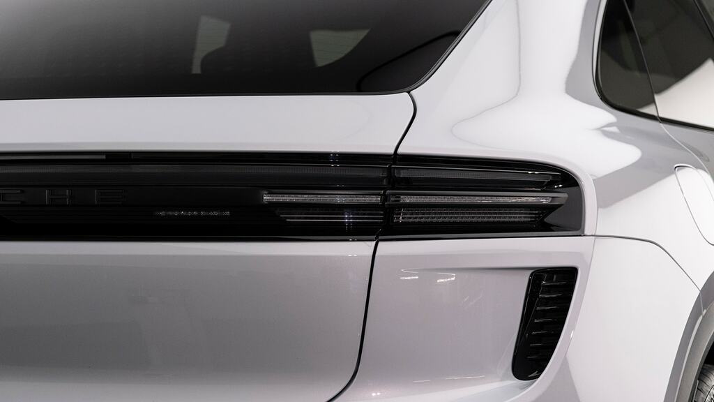 Porsche Macan 100Kwh Turbo Suv 4Wd 639 Ps Grey #23
