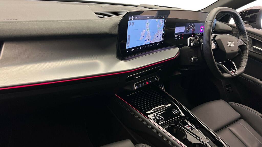 Audi Q3 1.5 E-hybrid S Line S Tronic Soundvision RJ75DFF Black #2