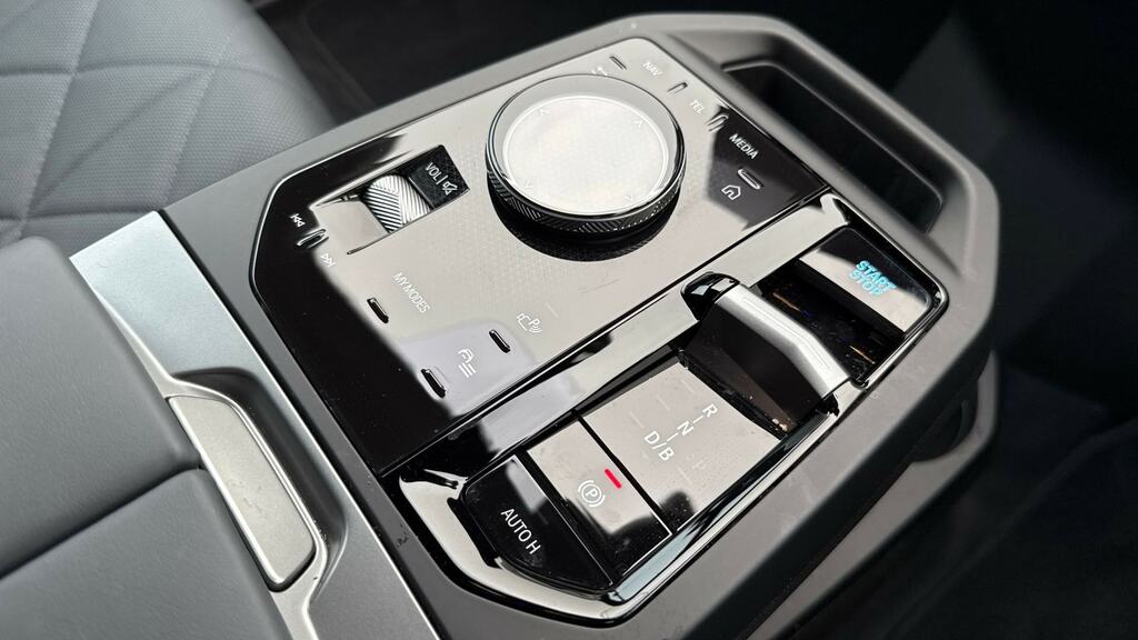 BMW iX 300Kw Xdrive45 M Sport 101Kwh Skylounge Grey #10