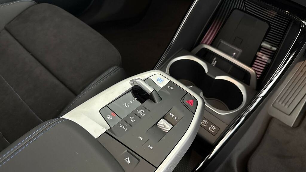 BMW iX1 230Kw Xdrive30 Shadow Edition 65Kwh Black #2