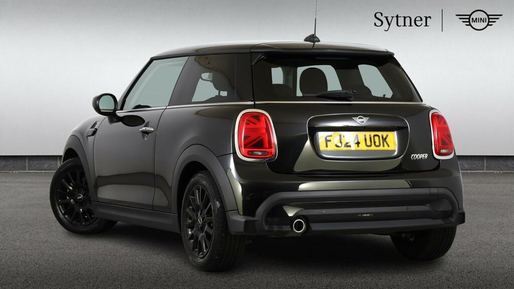 Mini Hatch 1.5 Cooper Classic Premium FJ24UOK Black #2
