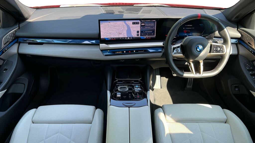 BMW i5 442Kw M60 Xdrive 84Kwh EY24KLS Red #4
