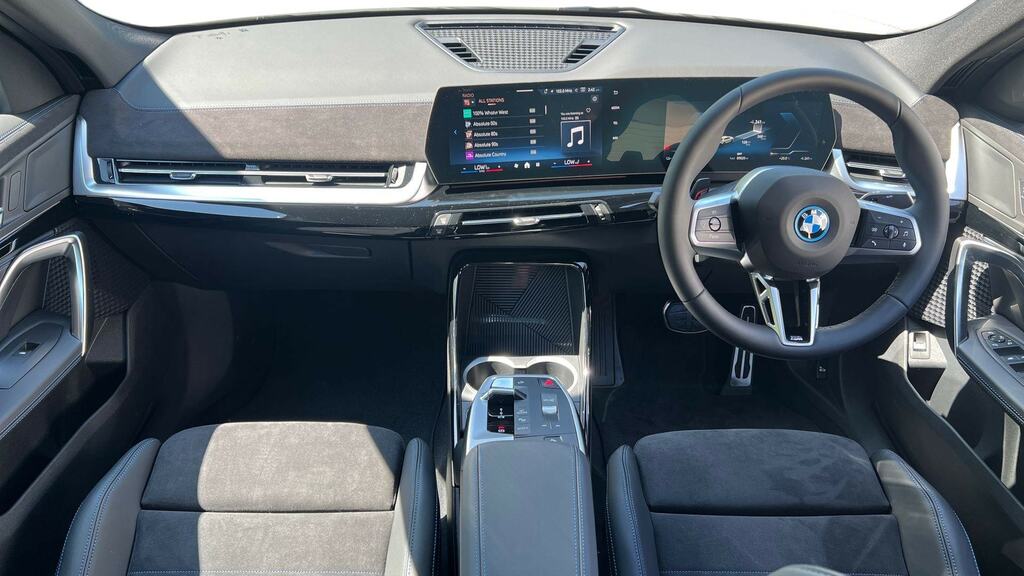 BMW iX2 150Kw Edrive20 Shadow Edition 65Kwh CJ26LWZ White #4