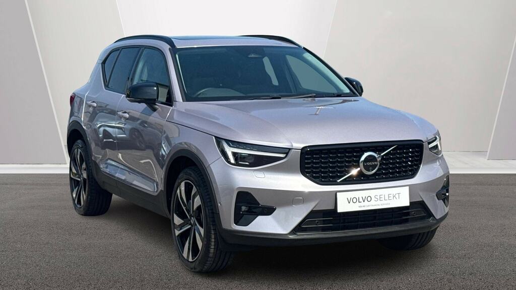Volvo XC40 2.0 B4p Ultra Dark Silver