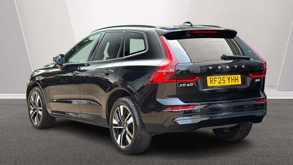 Volvo XC60 2.0 B5p Core Awd Geartronic RF25YHH Black #2