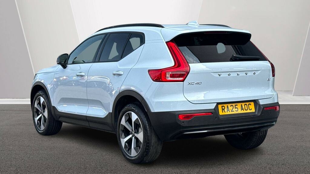 Volvo XC40 2.0 B4p Plus Dark RA25AOC Blue #2