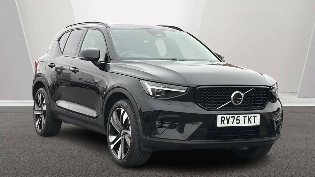 Volvo XC40 2.0 B3p Ultra Dark RV75TKT Black