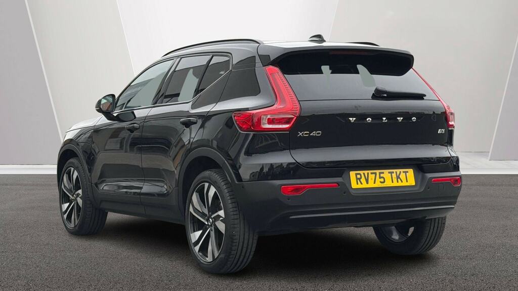 Volvo XC40 2.0 B3p Ultra Dark RV75TKT Black #2