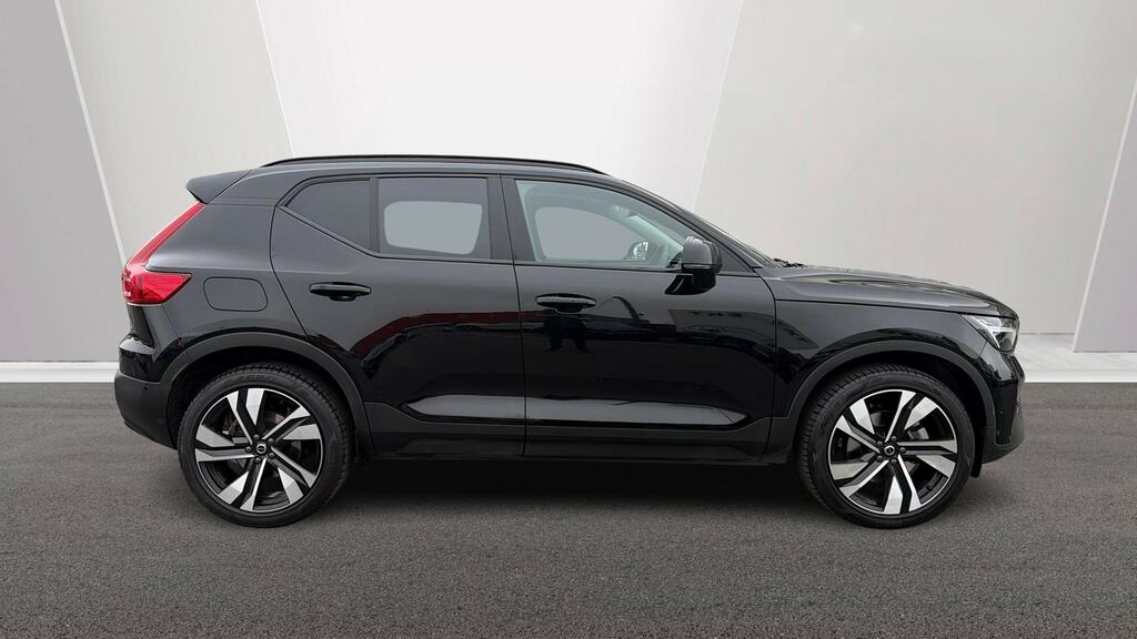Volvo XC40 2.0 B3p Ultra Dark RV75TKT Black #3