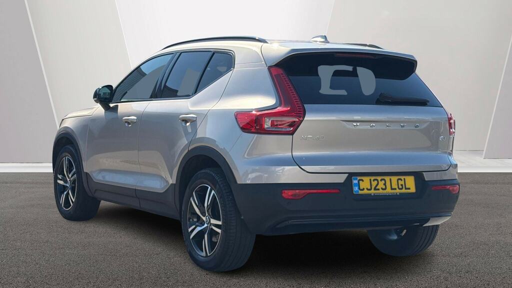 Volvo XC40 2.0 B3p Plus Dark CJ23LGL Gold #2