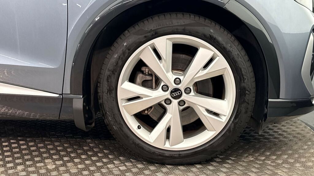Audi Q4 E Tron 150Kw 40 82Kwh S Line Cs MP73XND Blue #5