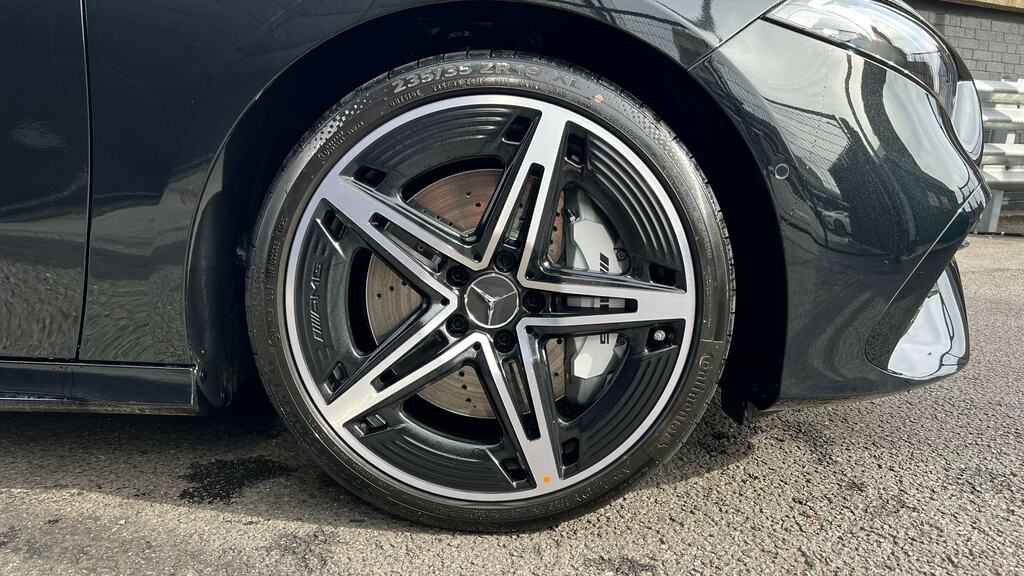 Mercedes-Benz A Class A35 4Matic Premium KO25WYX Black #5