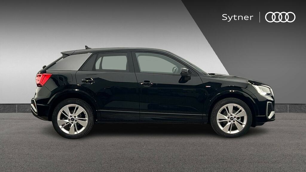 Audi Q2 35 Tfsi S Line S Tronic Cs CY26EVD Black #4