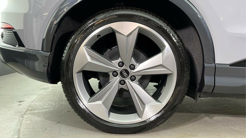 Audi Q4 E Tron 210Kw 45 82Kwh Black Edition FG26XZF Grey #5
