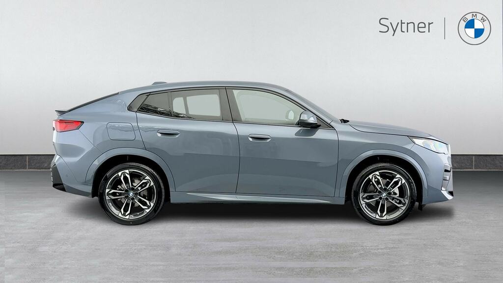 BMW iX2 150Kw Edrive20 M Sport 65Kwh Grey #3