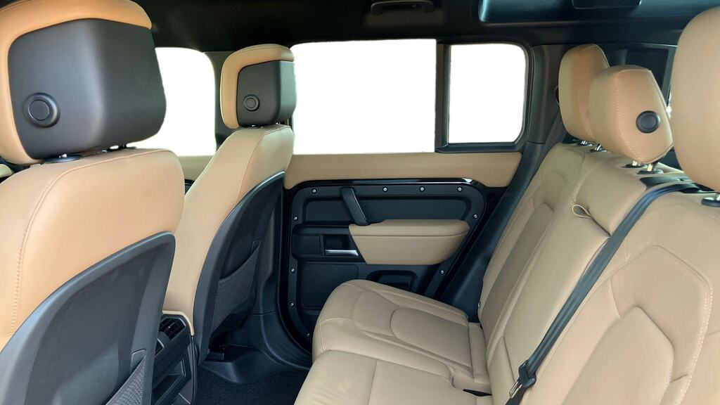 Land Rover Defender 110 3.0 D350 X-dynamic Hse 110 Black #4