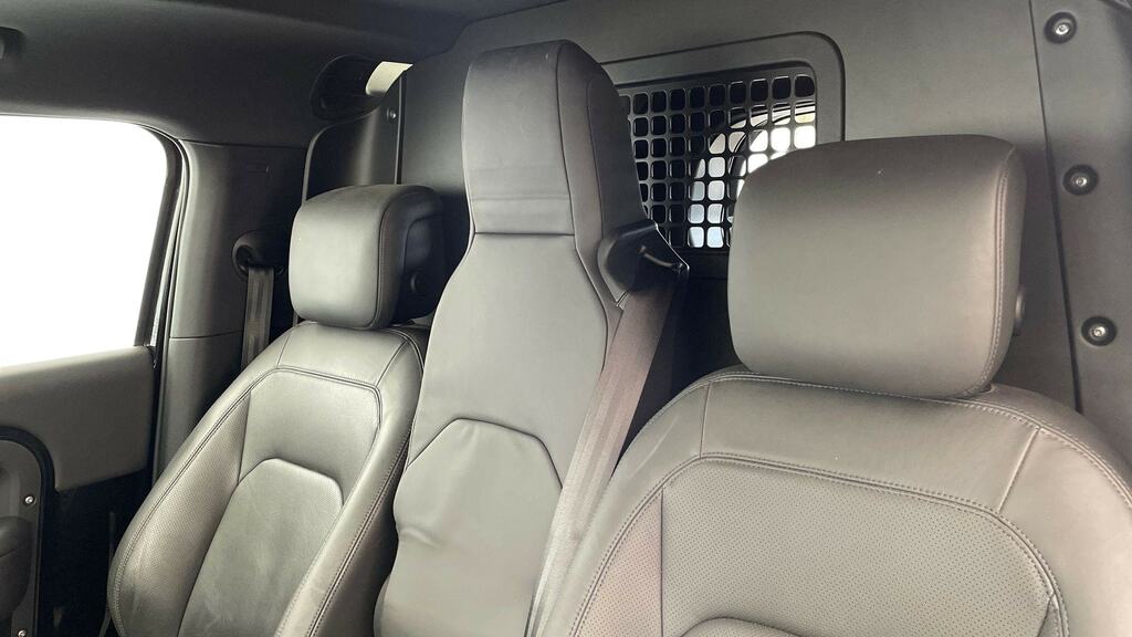Land Rover Defender 90 3.0 D350 Hard Top X-dynamic Hse 3 Seat Black #4