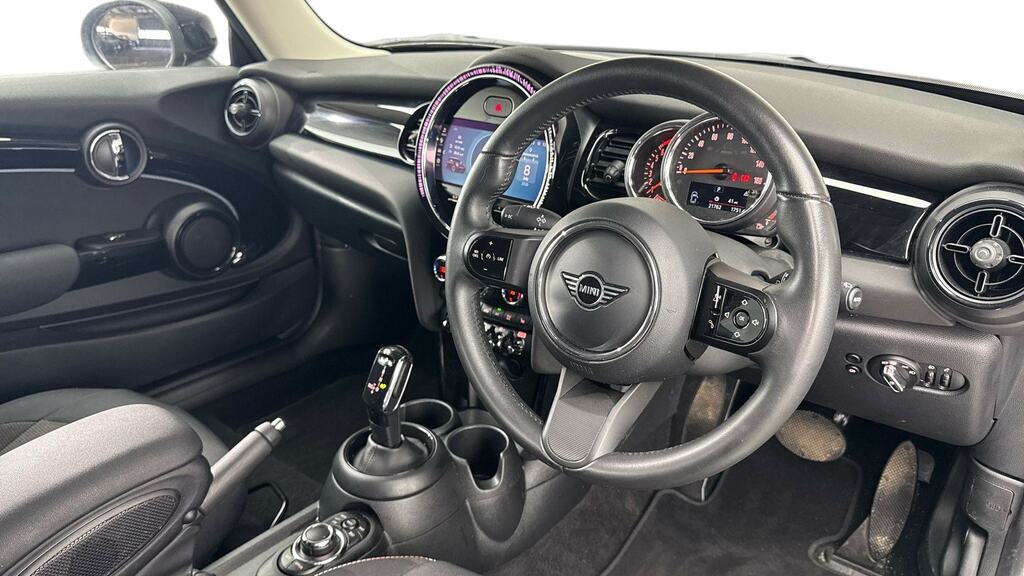 Mini Hatch 1.5 Cooper Classic Premium WK72TGU Black #6