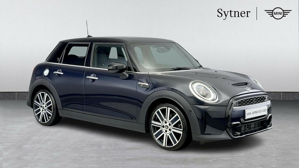 Mini Hatch 2.0 Cooper S Exclusive Comfortnav Pack RA71BWD Black