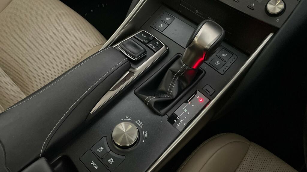 Lexus IS 2019 2.5 300H Saloon Hybrid E-cvt Euro Red #14