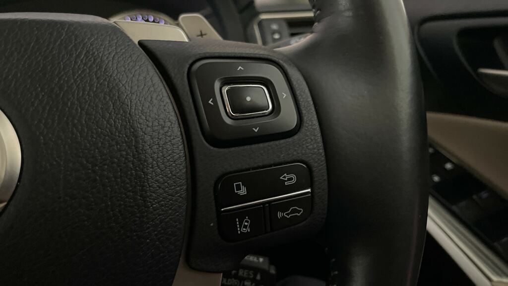 Lexus IS 2019 2.5 300H Saloon Hybrid E-cvt Euro Red #18