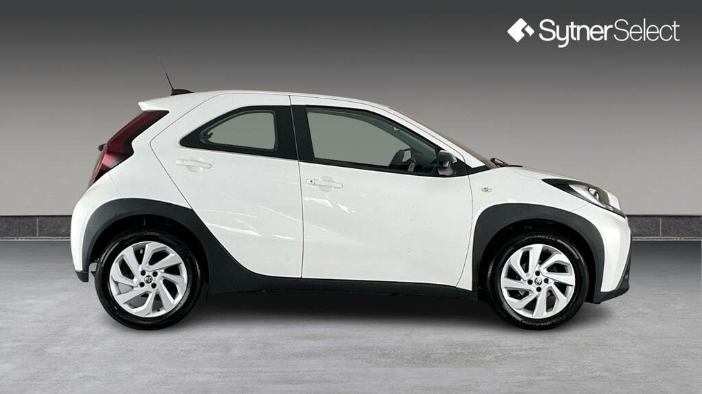 Toyota Aygo X 1.0 Vvt-i Pure CX22YTN White #3