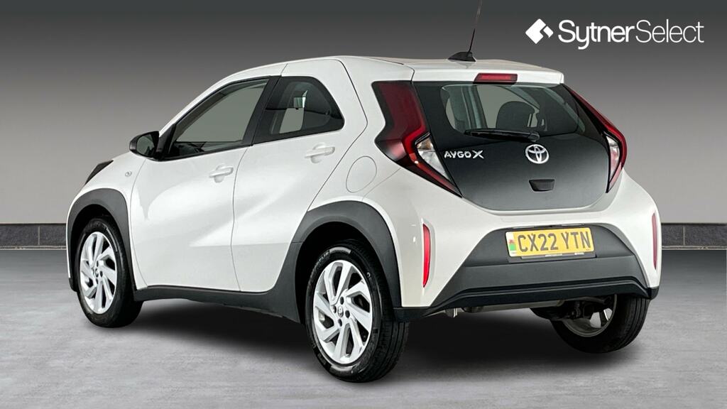 Toyota Aygo X 1.0 Vvt-i Pure CX22YTN White #2