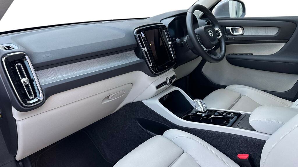 Volvo XC40 2.0 B4p Ultra Bright OY75WJE Silver #4