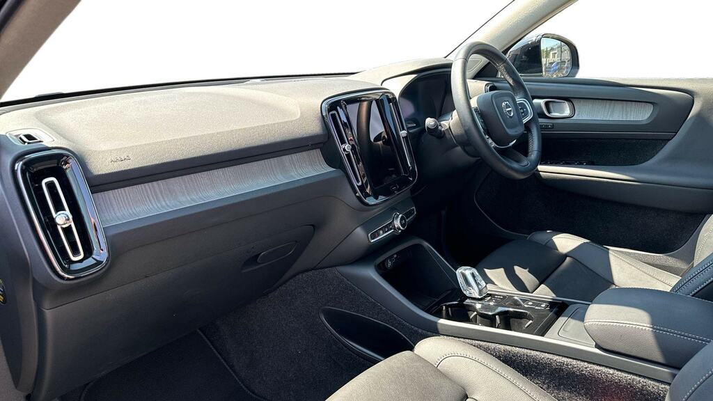 Volvo XC40 2.0 B4p Ultra Bright WF75DZC Black #4