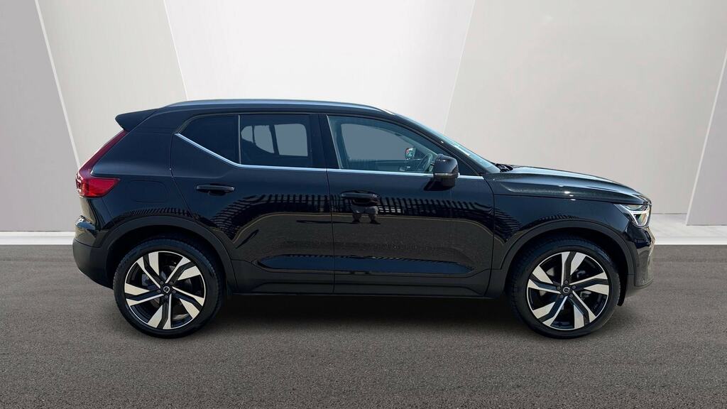 Volvo XC40 2.0 B4p Ultra Bright WF75DZC Black #3