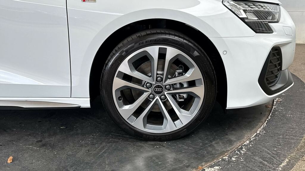 Audi A3 1.5 Tfsi E 204 S Line S Tronic Tech Pack YB26OUY White #5