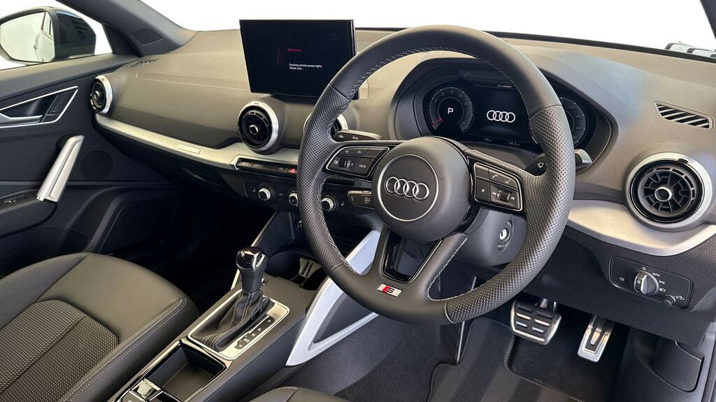 Audi Q2 35 Tfsi S Line S Tronic Tech YK26LAT Black #6