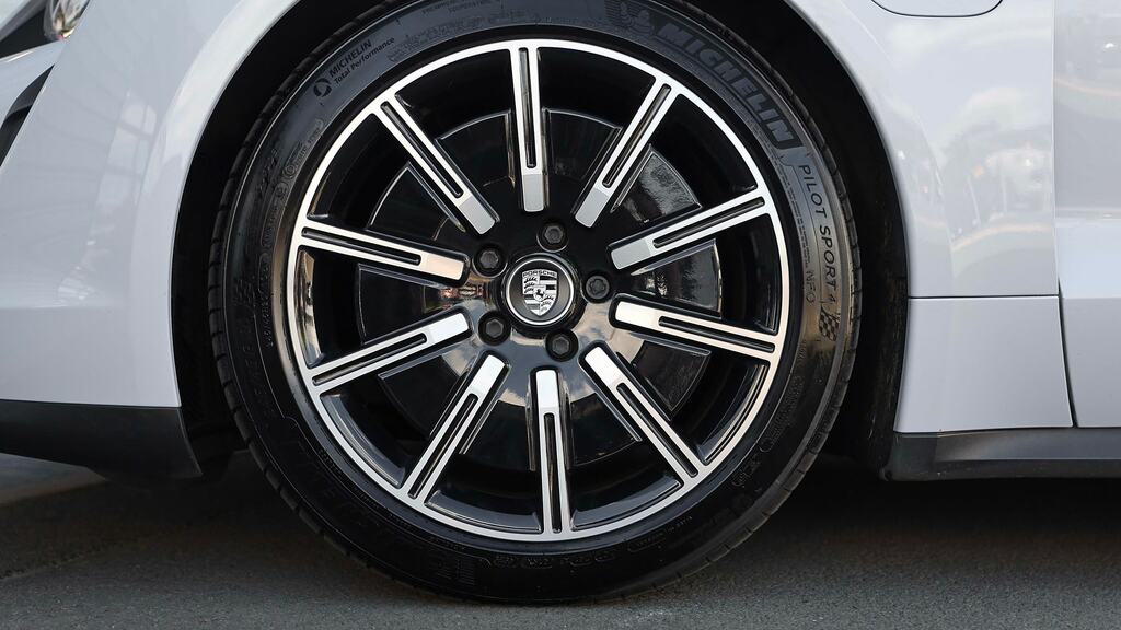 Porsche Taycan 350Kw 93Kwh Rwd 5 Seat Grey #4