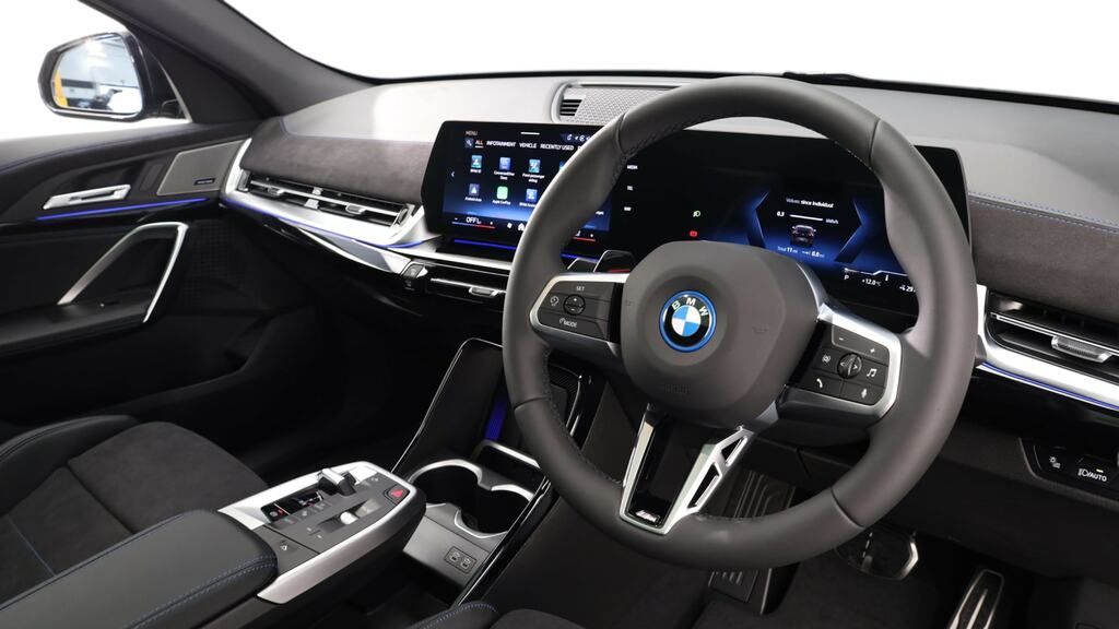 BMW iX2 150Kw Edrive20 Shadow Edition 65Kwh Black #6