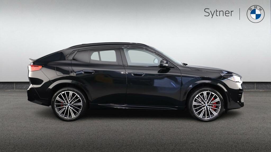 BMW iX2 150Kw Edrive20 Shadow Edition 65Kwh Black #3
