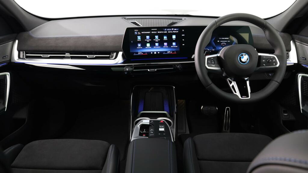 BMW iX2 150Kw Edrive20 Shadow Edition 65Kwh Black #4