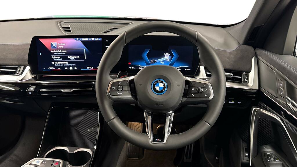 BMW iX2 150Kw Edrive20 Shadow Edition 65Kwh Black #5