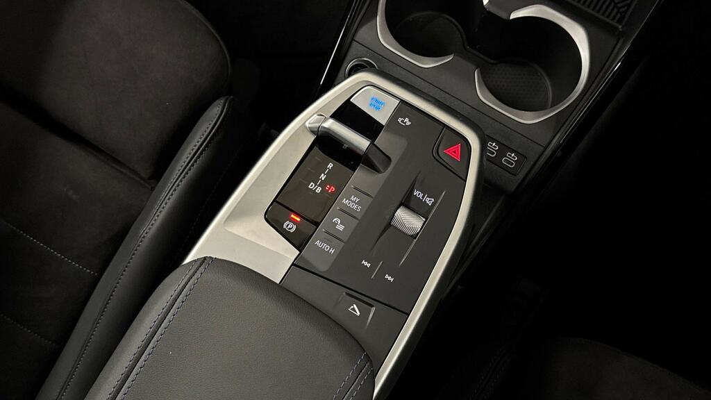 BMW iX2 30 66.5Kwh M Sport Xdrive 11Kw Charger Blue #10