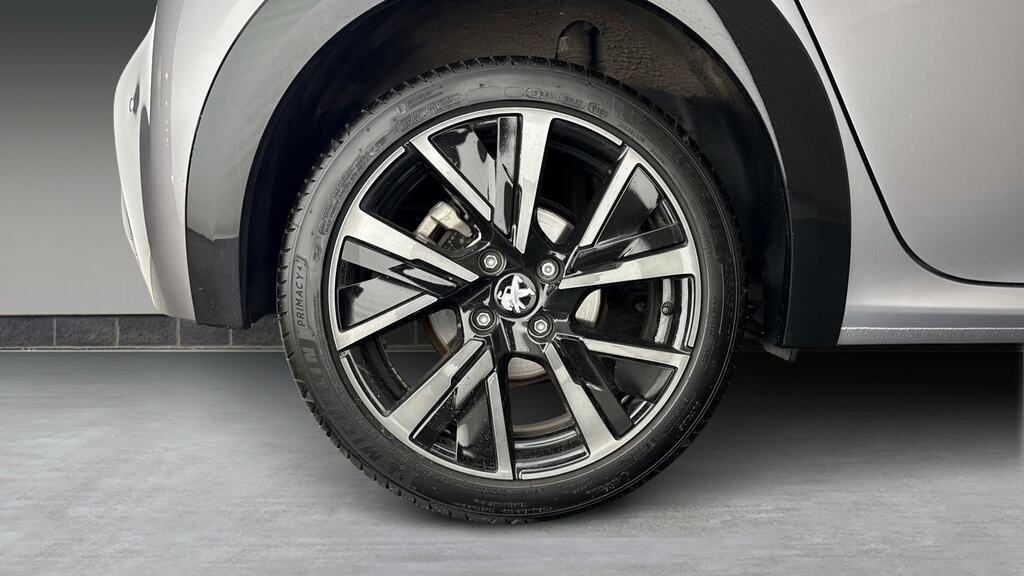 Peugeot 208 1.2 Puretech Allure Premium Hatchback #26