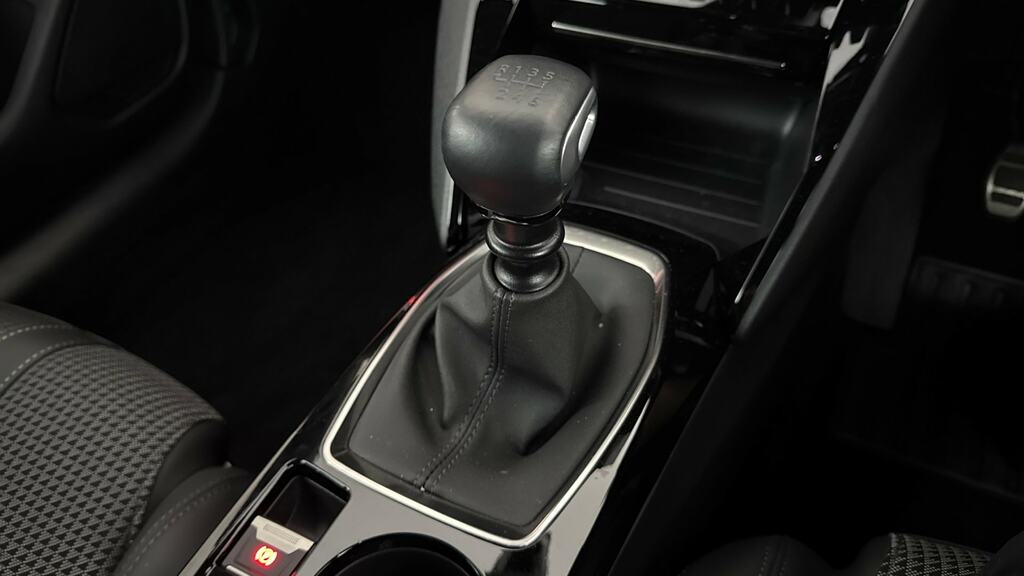Peugeot 208 1.2 Puretech Allure Premium Hatchback #14
