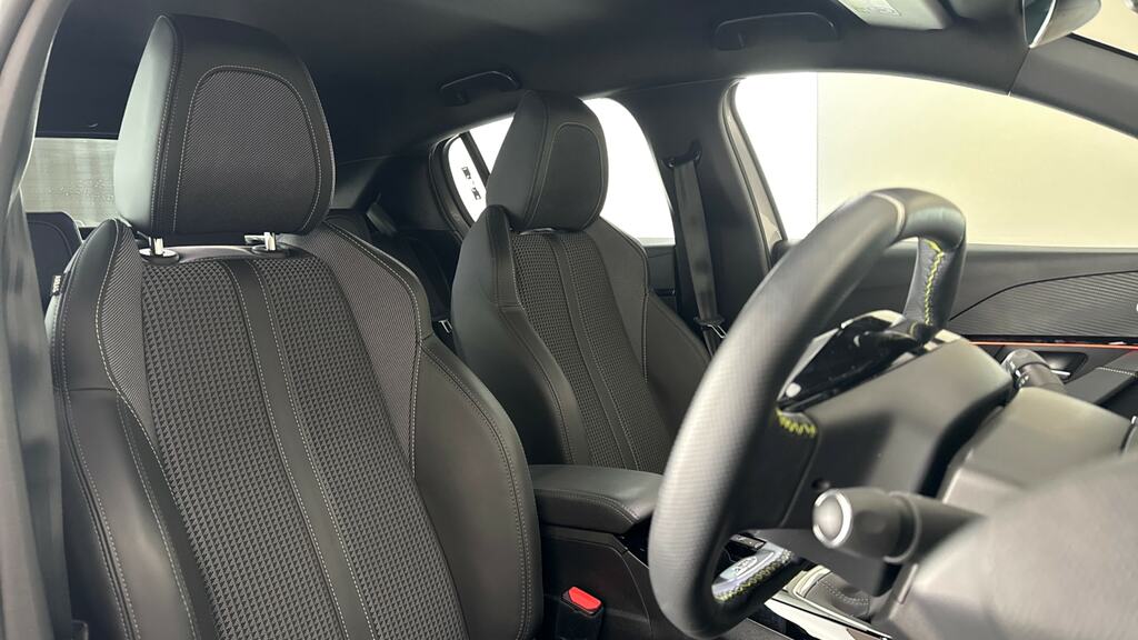 Peugeot 208 1.2 Puretech Allure Premium Hatchback #10