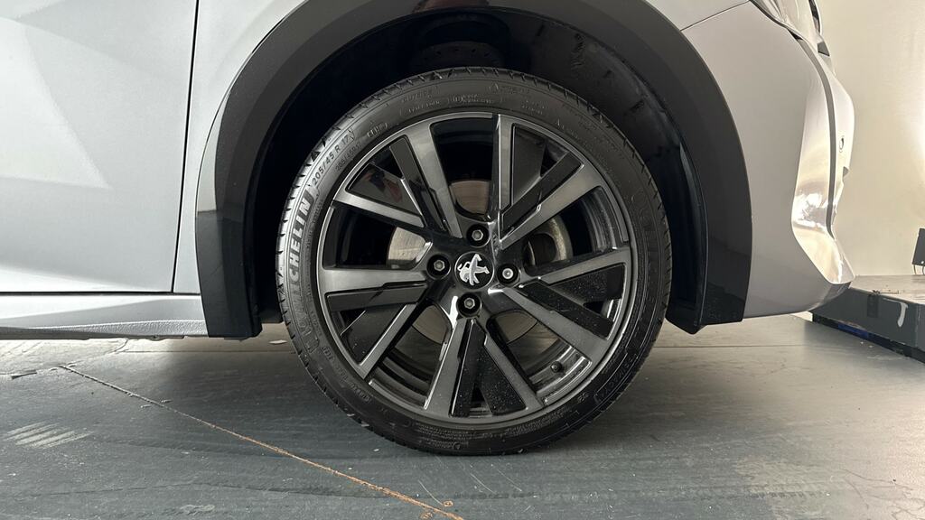 Peugeot 208 1.2 Puretech Allure Premium Hatchback #23