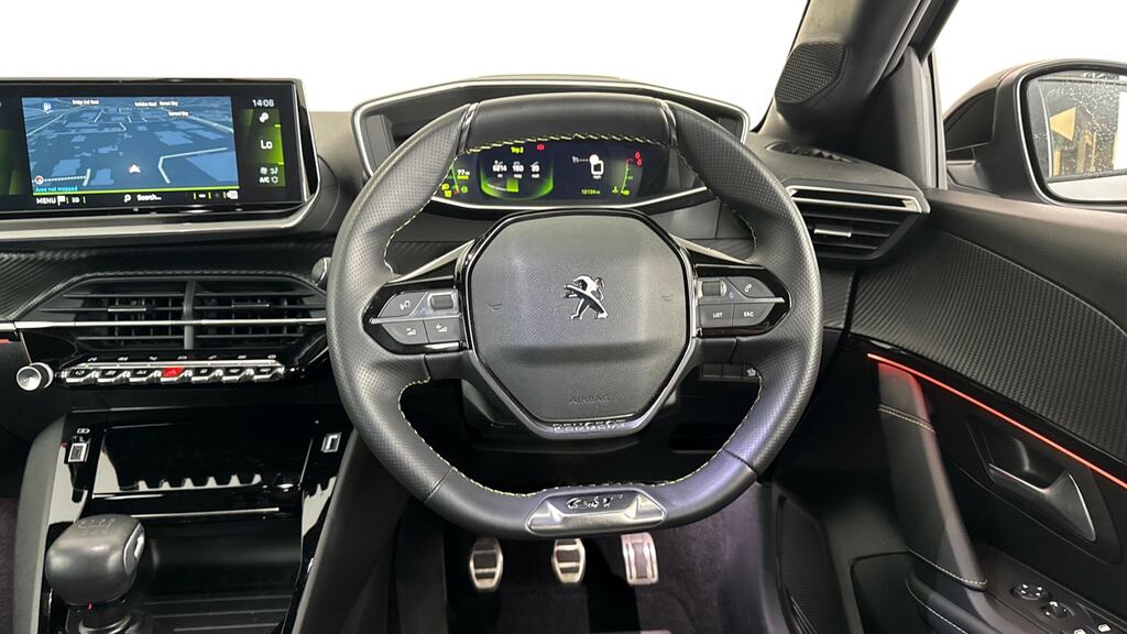 Peugeot 208 1.2 Puretech Allure Premium Hatchback #8