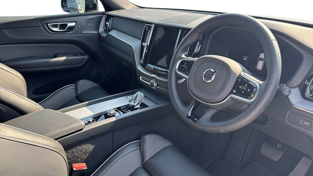 Volvo XC60 2.0 B5p Plus Dark Awd Geartronic GY25UBK White #5