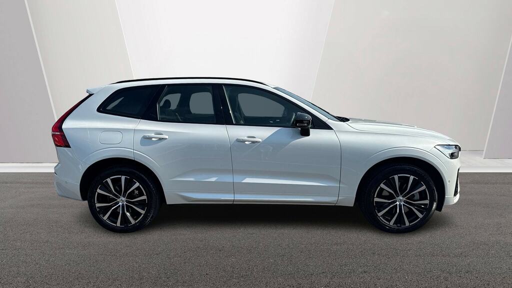 Volvo XC60 2.0 B5p Plus Dark Awd Geartronic GY25UBK White #3