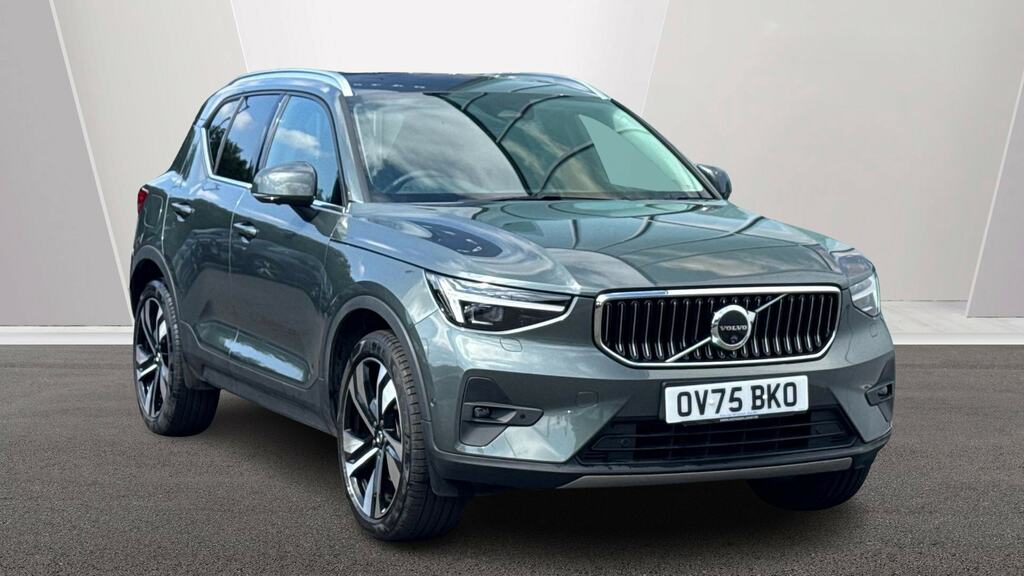 Volvo XC40 2.0 B3p Ultra Bright Green