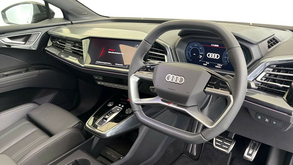 Audi Q4 E Tron 150Kw 40 63Kwh Black Edition Tech Pro LG26BOL Grey #6