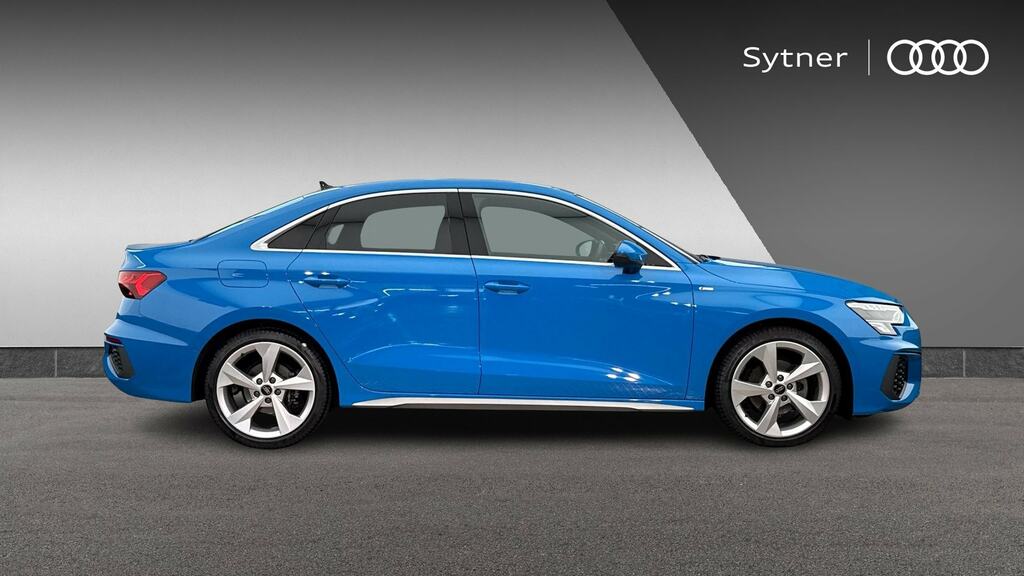 Audi A3 35 Tfsi S Line Comfortsound BK73HNX Blue #4