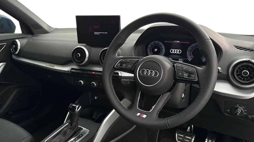 Audi Q2 35 Tfsi S Line S Tronic Tech YA26PCU Blue #6
